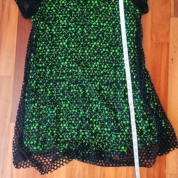 ✨️11✨RED CORAL COLLECTIONS, Unique Long Top or Dress, Neon Green Underlay w/ Blk - Picture 5 of 7